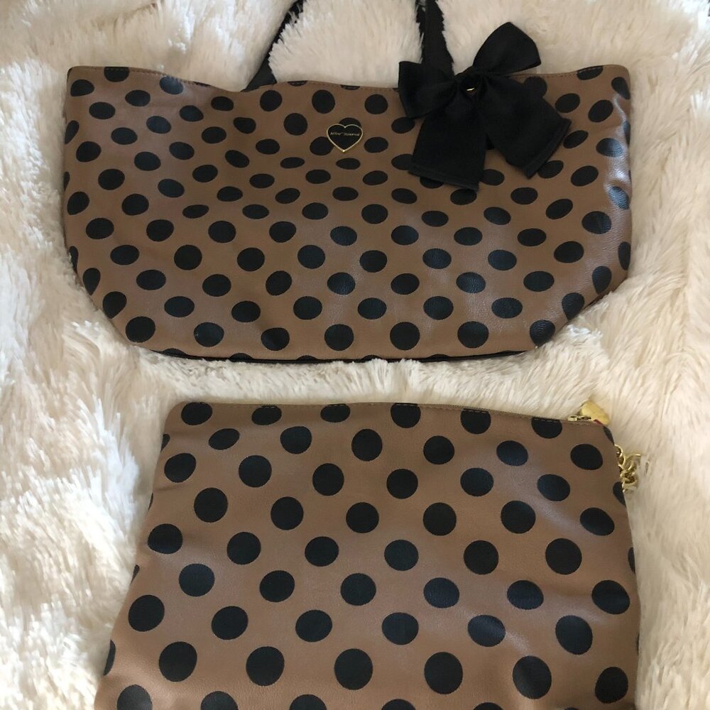 Pre-Owned  Betsy Johnson reversible tote with matching clutch!